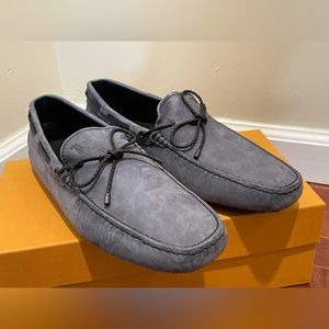 DESCRIPTION
NWT Tod's MyColors Gommino Driving Shoe Genuine Suede Blue Denim